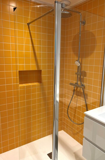  Réalisation d’une salle de bains mixte au TERRAZZO vitaminé à Saint Lunaire (35800)